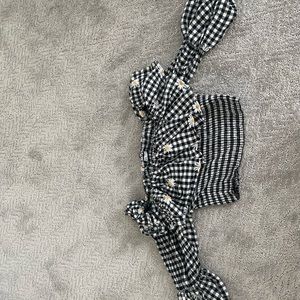 Zara off the shoulder patterned crop top. So trendy and cute! Size: XS